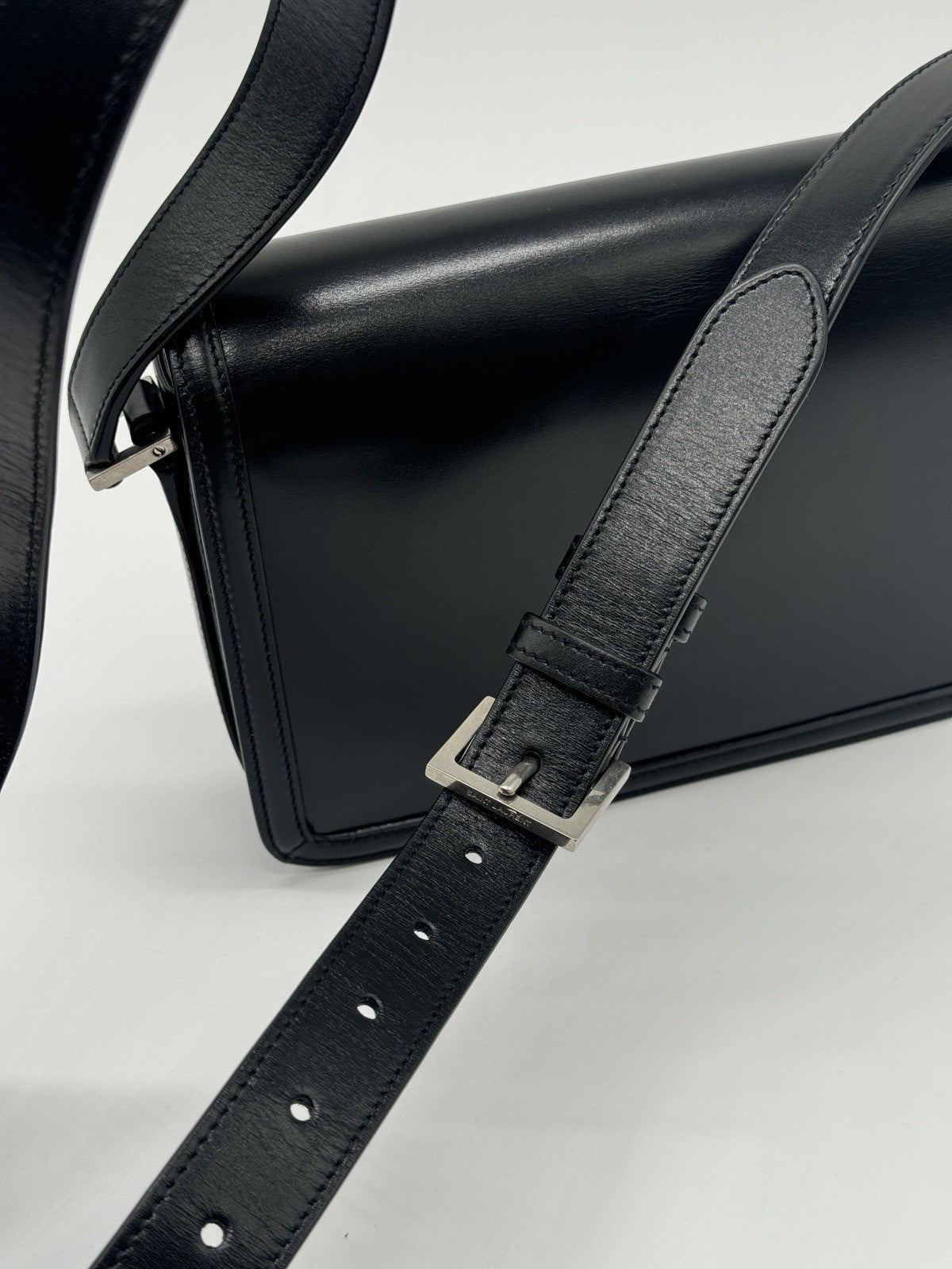 Saint Laurent Solferino  Medium Black Leather Shoulder Bag 2023 — view 3