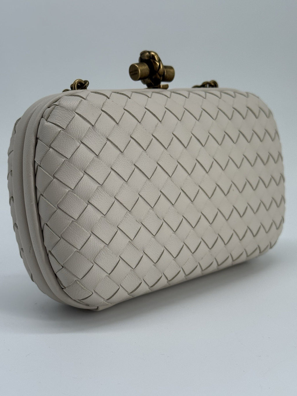Bottega Veneta Knot Intrecciato White Leather Clutch with Gold Chain — view 3