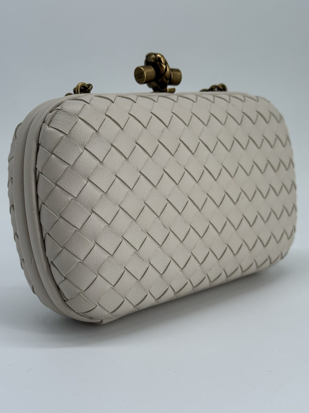 Bottega Veneta Knot Intrecciato White Leather Clutch with Gold Chain — view 3