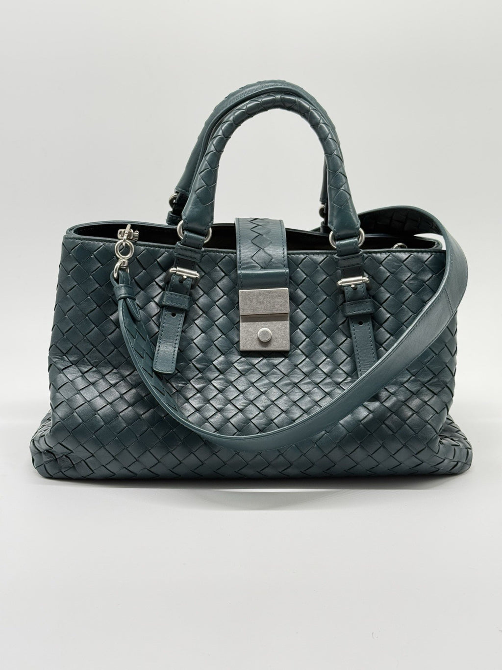 Bottega Veneta Roma Bag Intrecciato Nappa Small Shoulder Bag Green — view 3
