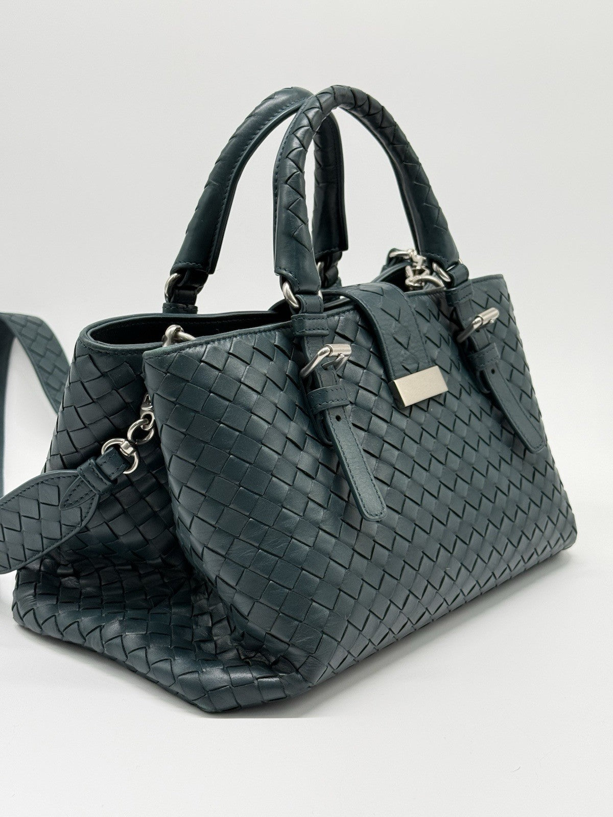 Bottega Veneta Roma Bag Intrecciato Nappa Small Shoulder Bag Green — view 6