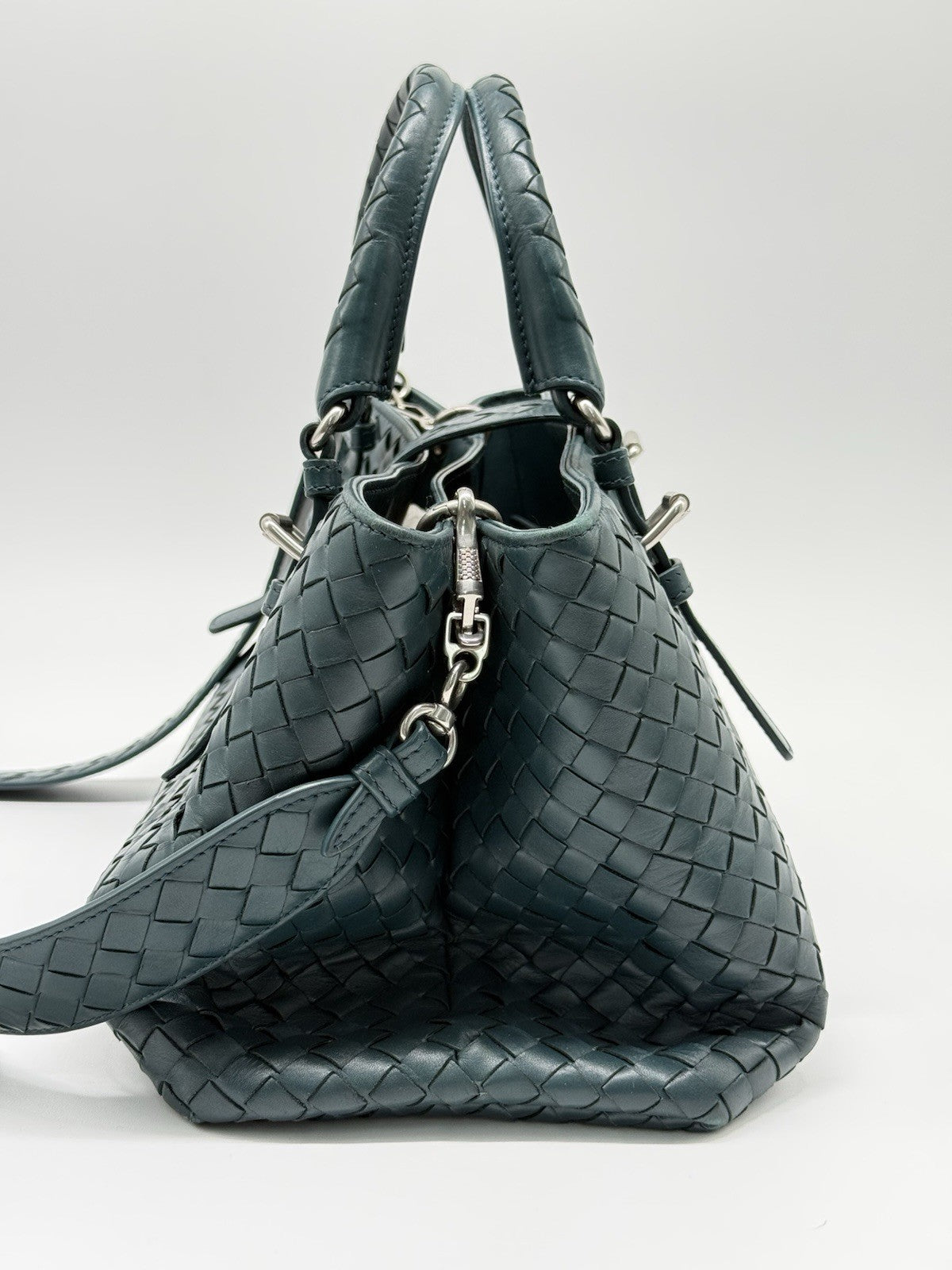 Bottega Veneta Roma Bag Intrecciato Nappa Small Shoulder Bag Green — view 7