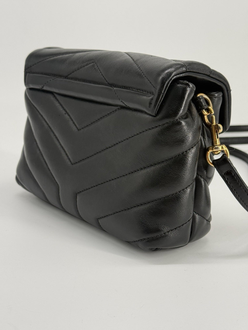 Saint Laurent Toy Loulou Black Leather Shoulder Bag — view 6