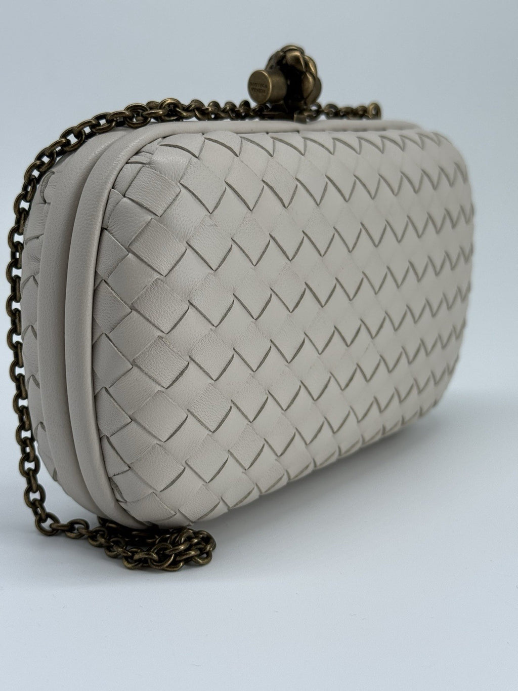 Bottega Veneta Knot Intrecciato White Leather Clutch with Gold Chain — view 6