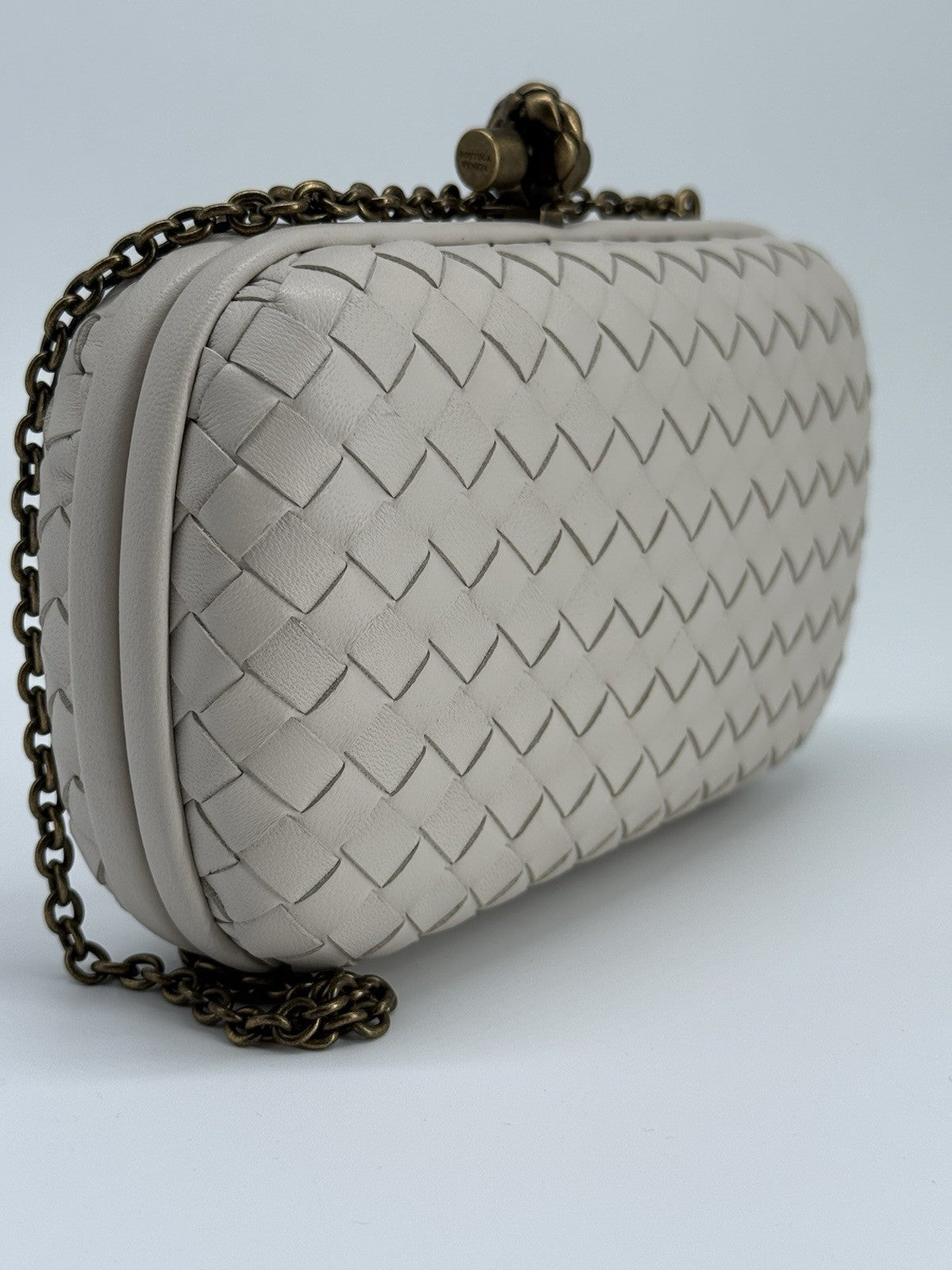 Bottega Veneta Knot Intrecciato White Leather Clutch with Gold Chain — view 6