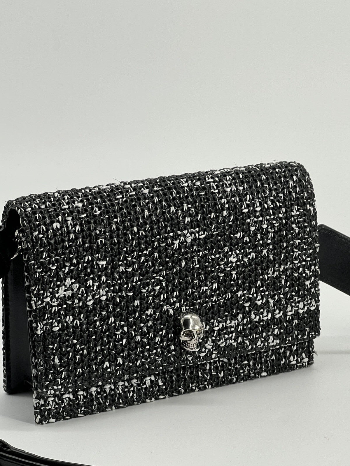 Alexander McQueen Small Skull Raffia Shoulder Bag — view 7