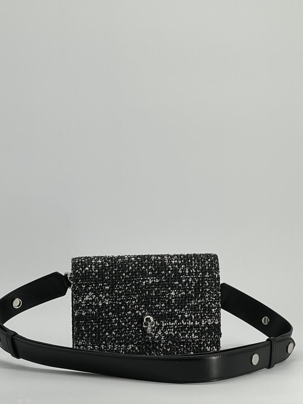 Alexander McQueen Small Skull Raffia Shoulder Bag — view 2