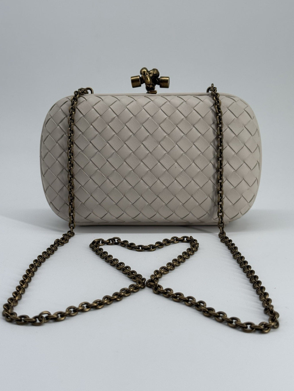 Bottega Veneta Knot Intrecciato White Leather Clutch with Gold Chain — view 1