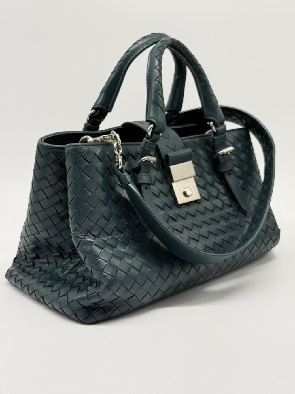 Bottega Veneta Roma Bag Intrecciato Nappa Small Shoulder Bag Green — view 4