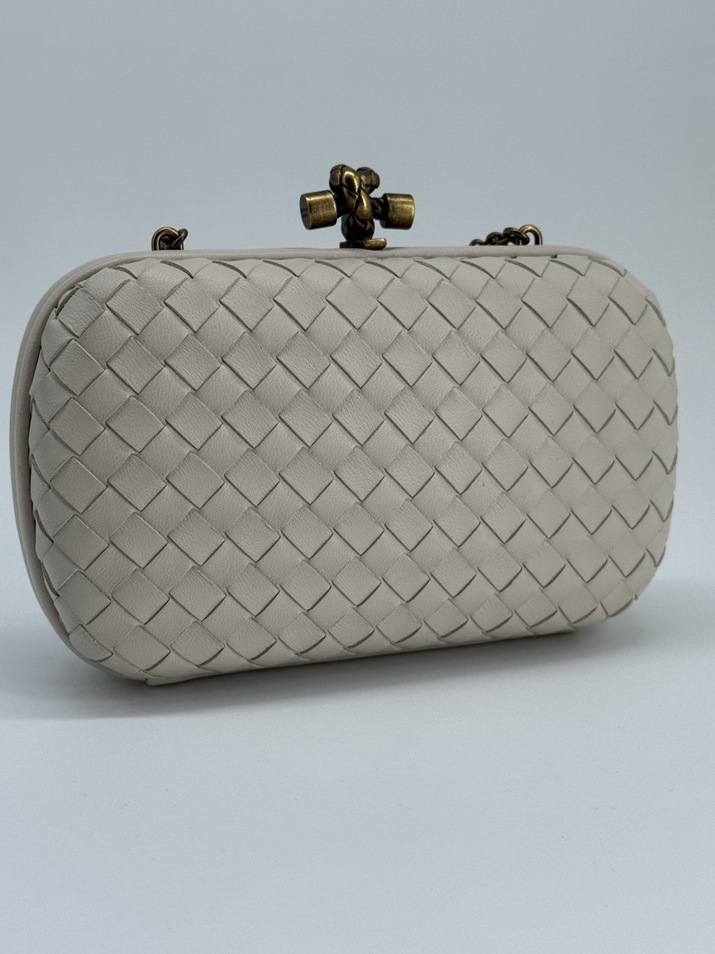 Bottega Veneta Knot Intrecciato White Leather Clutch with Gold Chain — view 2