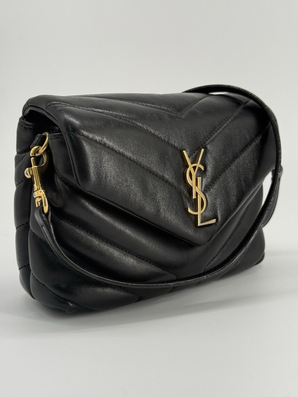 Saint Laurent Toy Loulou Black Leather Shoulder Bag — view 4