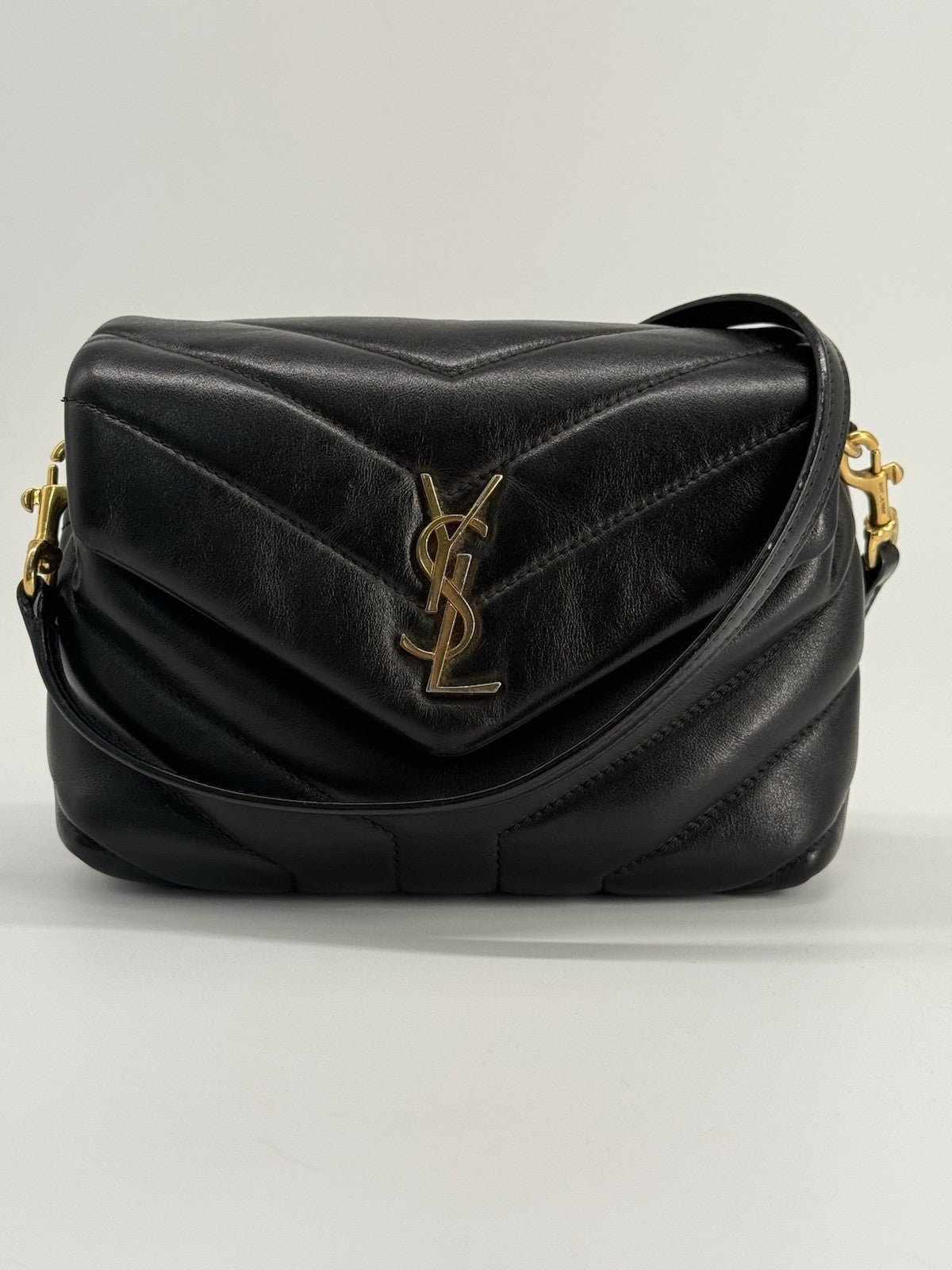 Saint Laurent Toy Loulou Black Leather Shoulder Bag — view 3