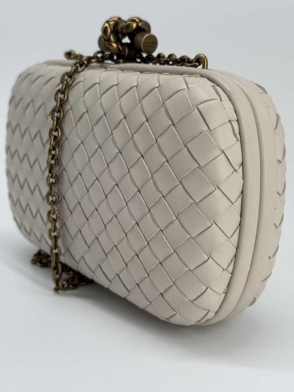 Bottega Veneta Knot Intrecciato White Leather Clutch with Gold Chain — view 4