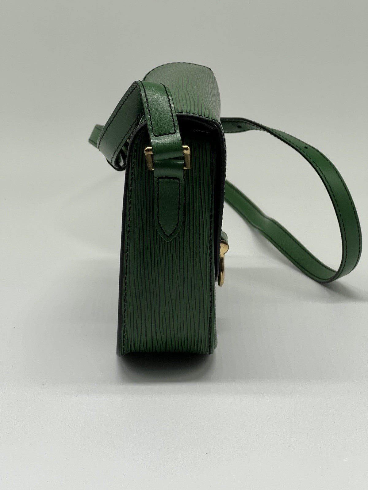 Louis Vuitton Epi Saint Cloud PM Vintage Green Shoulder Bag — view 4